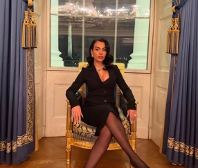 Kaiyun中国官网-乔治娜社媒晒照：出席美国第一夫人梅拉尼娅·特朗普纪录片首映式