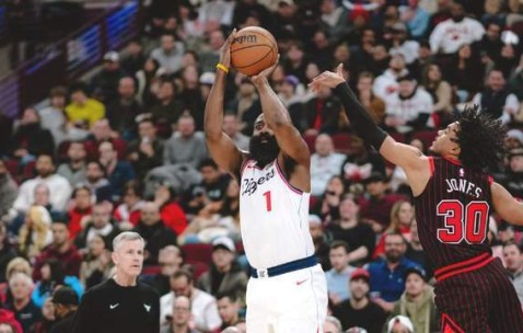 开云网页版中国官网-洛城德比！小卡伤情不明，哈登硬刚湖人东詹，双方都是排名卡位战