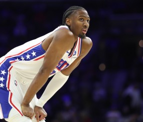 Kaiyun网页版-手感不理想！马克西半场9中2仅得4分 三分3中0&amp;另有1助1断1帽