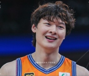 直播吧独家：上海计划三年顶薪续约王哲林